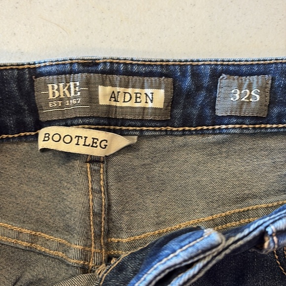 BKE Woman’s 32S Aiden Bootcut Jeans - Picture 3 of 5